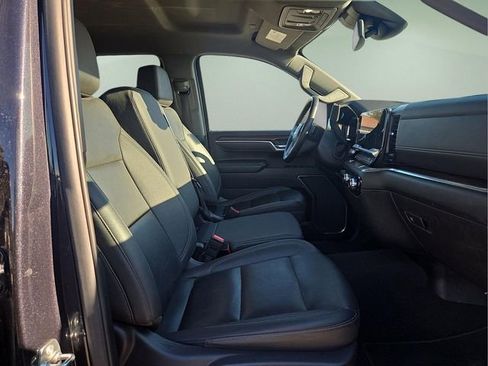 Used 2025 GMC Sierra 1500 SLT image 12