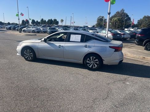 Used 2020 Nissan Altima 2.5 S image 4