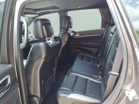 Used 2020 Jeep Grand Cherokee Limited AWD/4WD image 12