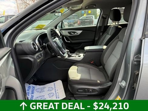 Used 2025 Chevrolet Blazer LT FWD image 17