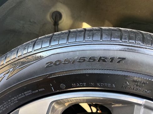 Used 2024 Hyundai Venue SEL image 31