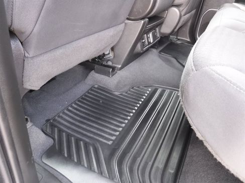 Used 2023 Chevrolet Silverado 1500 LT image 10