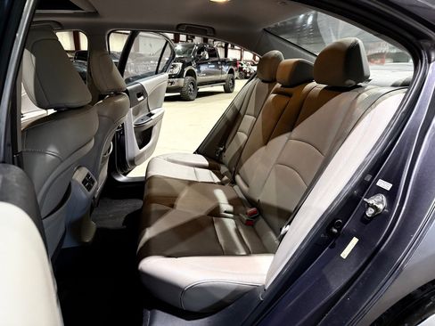 Used 2013 Honda Accord Touring image 18