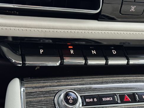 Used 2022 Lincoln Aviator Black Label w/ Dynamic Handling Package image 32