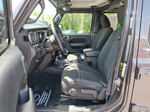 Used 2021 Jeep Wrangler Unlimited Sport AWD/4WD image 16