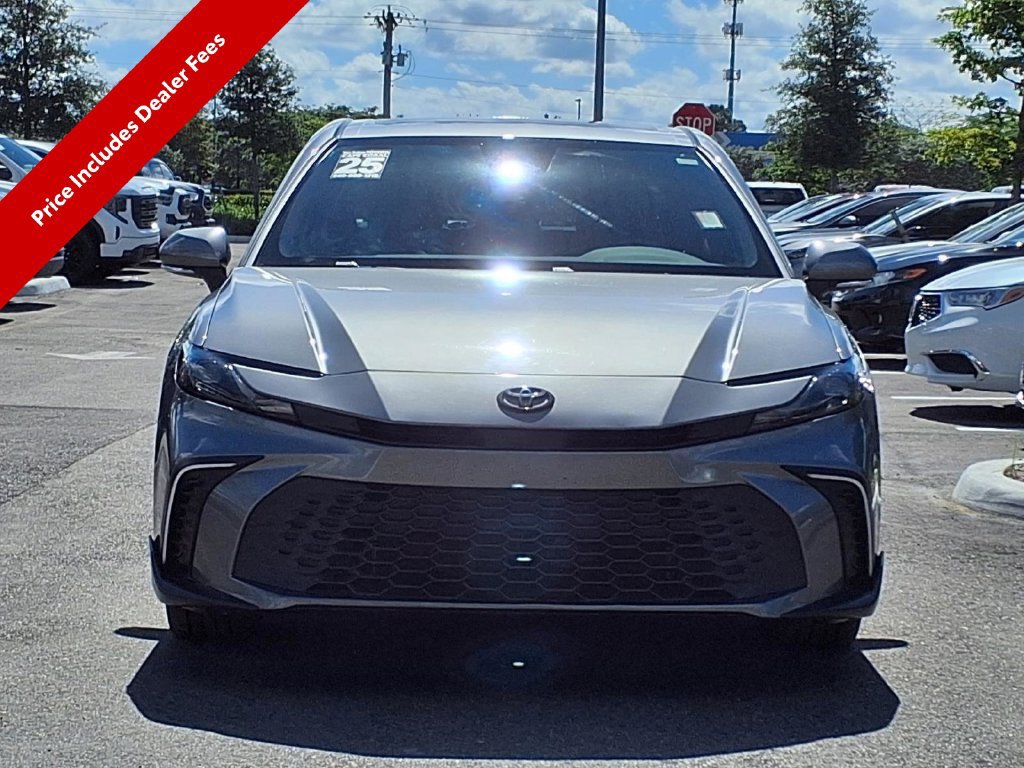 Used 2025 Toyota Camry SE w/ Convenience Package FWD image 3