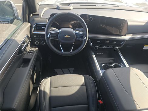 New 2025 Chevrolet Suburban Premier image 16