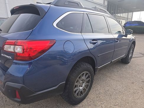 Used 2019 Subaru Outback 2.5i Limited image 4