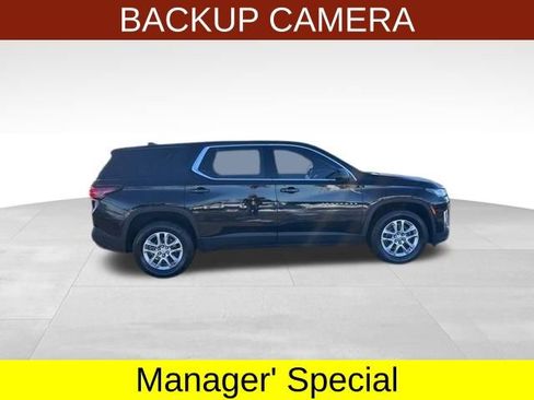 Used 2022 Chevrolet Traverse LS image 8