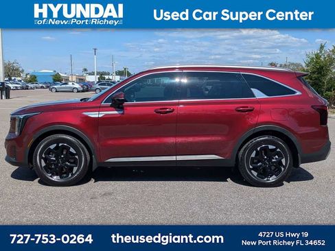 Used 2025 Kia Sorento S w/ Panoramic Sunroof Package FWD image 2