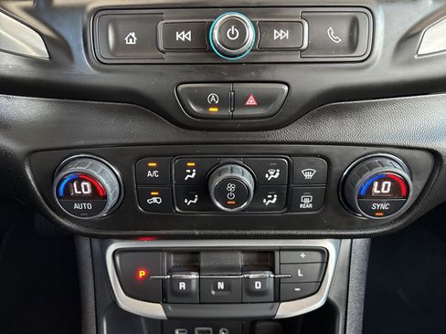 Certified 2024 GMC Terrain SLE w/ Driver Convenience Package image 18