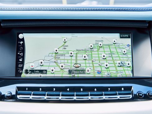 Used 2022 Rolls-Royce Cullinan w/ Cullinan Package image 79