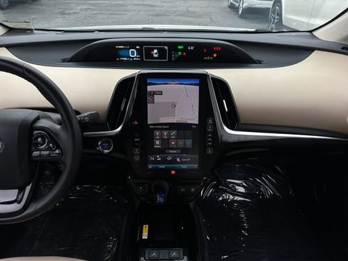 Used 2019 Toyota Prius Limited image 15