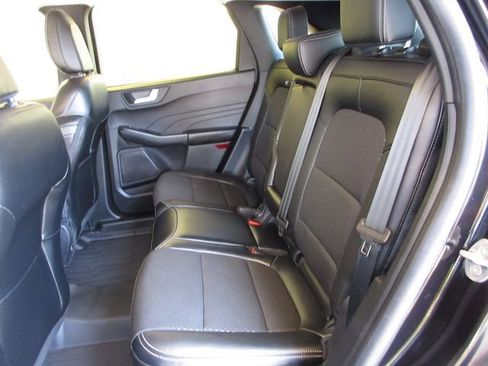 Certified 2025 Ford Escape SE FWD image 24