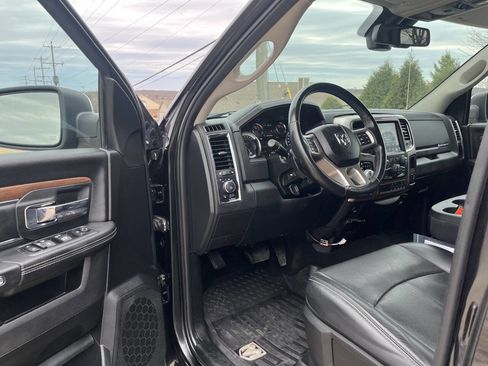 Used 2018 RAM 1500 Laramie w/ Convenience Group image 11