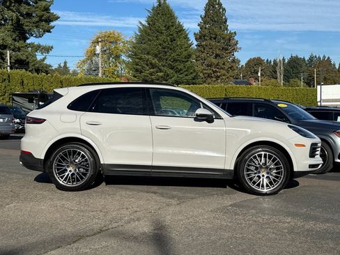 Used 2021 Porsche Cayenne S image 3