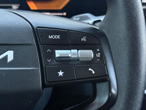 Used 2025 Kia K4 FWD image 32
