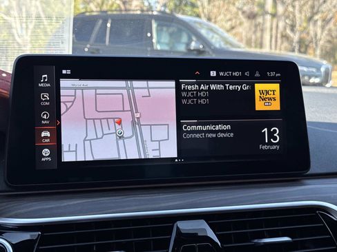 Used 2023 BMW 530i w/ Convenience Package image 27