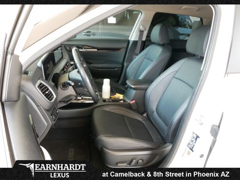 Used 2024 Kia Seltos SX AWD/4WD image 2
