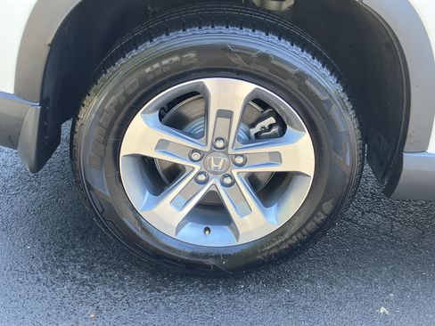 Used 2025 Honda Pilot EX-L image 13