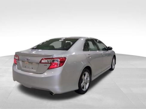 Used 2014 Toyota Camry SE w/ Leather Package image 20