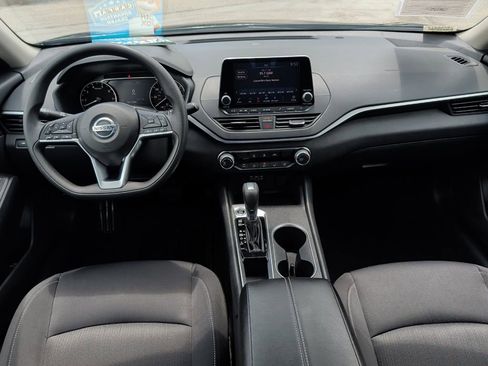Used 2022 Nissan Altima 2.5 SV FWD image 14