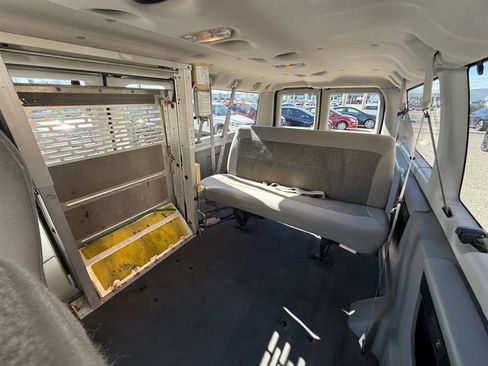 Used 2005 Ford E-150 and Econoline 150 Wagon image 11