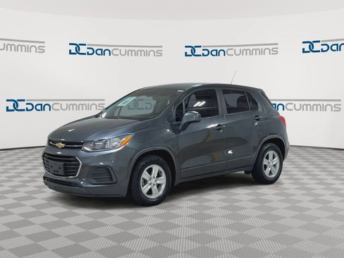 Used 2019 Chevrolet Trax LS FWD image 4
