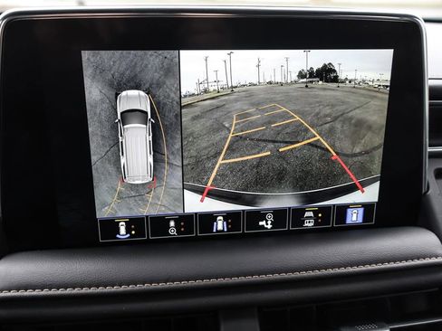 Used 2023 GMC Yukon AT4 w/ Technology Package image 35