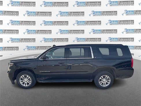 Used 2019 Chevrolet Suburban LT image 2