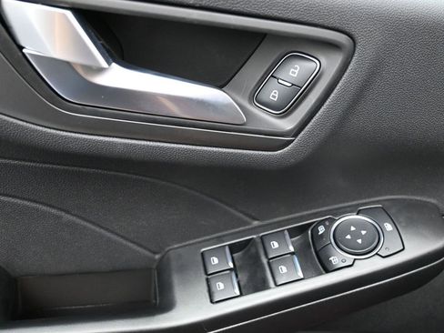 New 2025 Ford Escape SE image 16