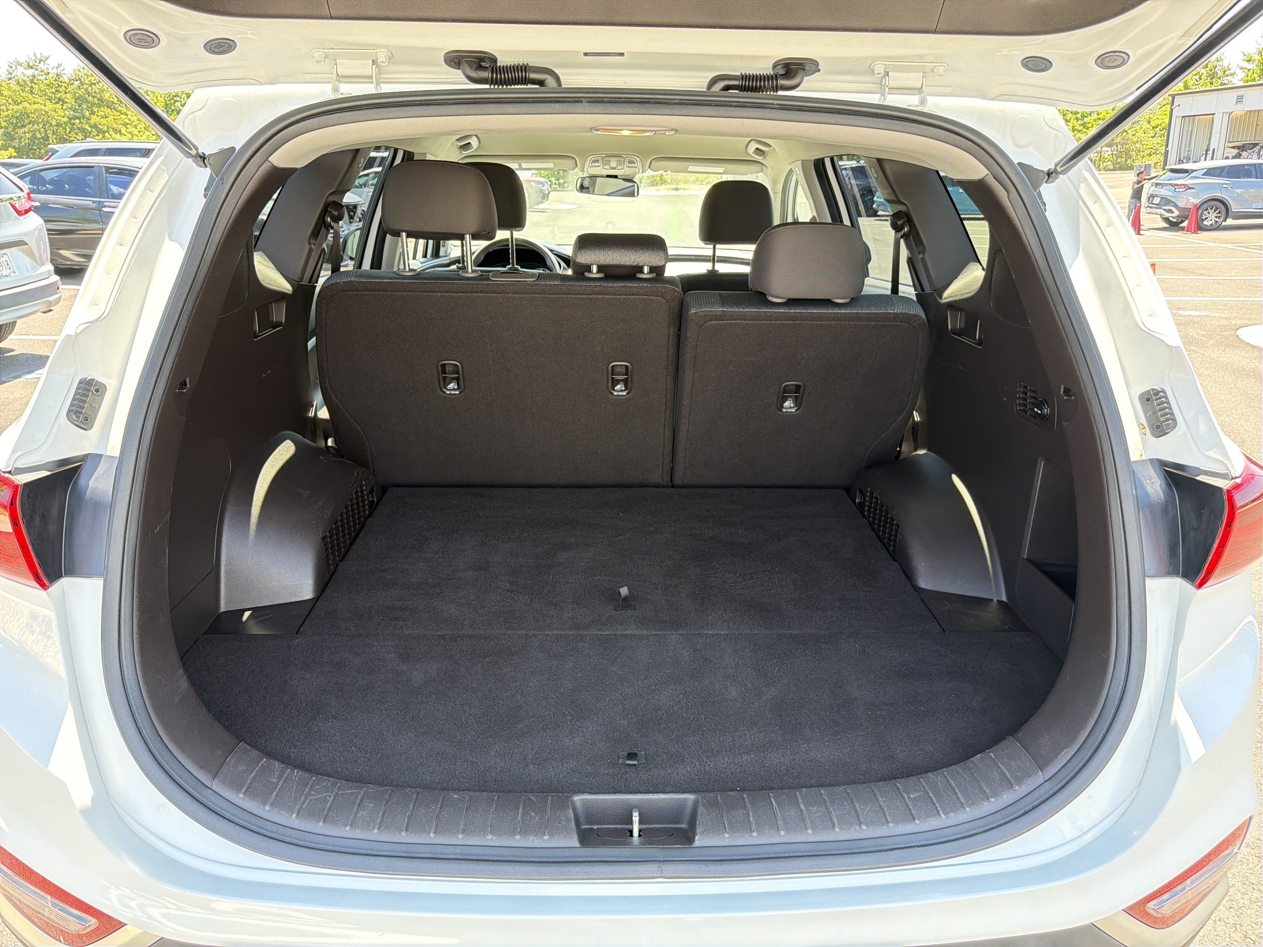 Used 2020 Hyundai Santa Fe SE FWD image 18