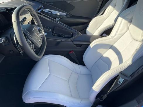 Used 2025 Chevrolet Corvette Stingray image 5