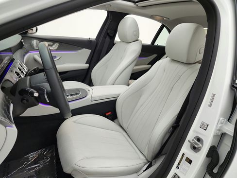 Used 2021 Mercedes-Benz E 350 Sedan image 10