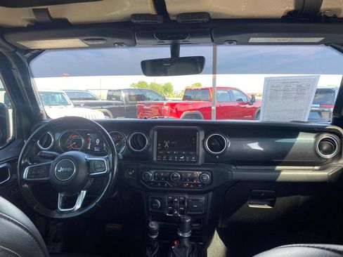 Used 2021 Jeep Wrangler Unlimited Sahara AWD/4WD image 15