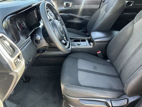 Used 2022 Kia Sorento LX FWD image 16
