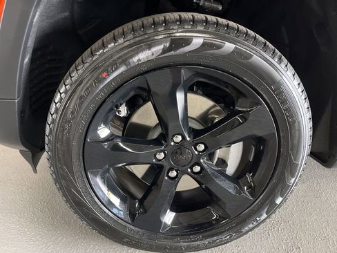 New 2026 Jeep Grand Cherokee L Limited AWD/4WD image 6