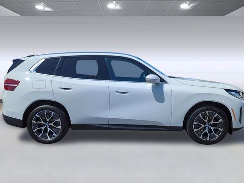 Used 2025 BMW X3 xDrive30i w/ Premium Package image 2