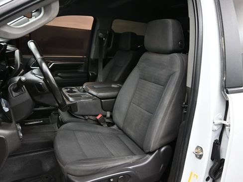 Used 2024 Chevrolet Silverado 2500 LT AWD/4WD image 2