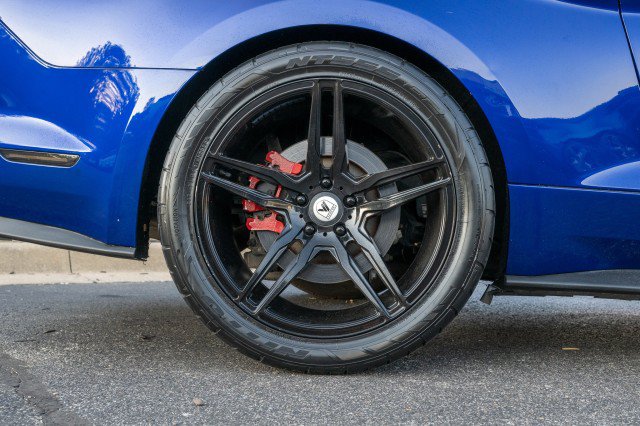 Used 2016 Ford Mustang GT Premium w/ Black Accent Package RWD image 17