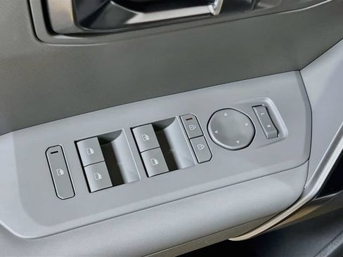 New 2027 Kia Seltos S FWD image 17