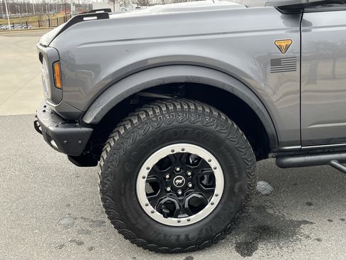 Used 2024 Ford Bronco Badlands image 13