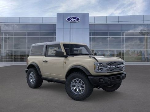 New 2025 Ford Bronco Badlands image 7