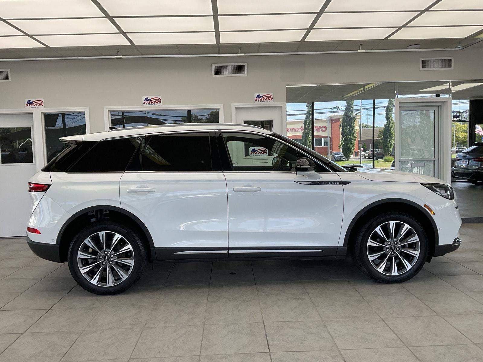 Used 2022 Lincoln Corsair Reserve w/ Equipment Group 201A AWD/4WD image 4