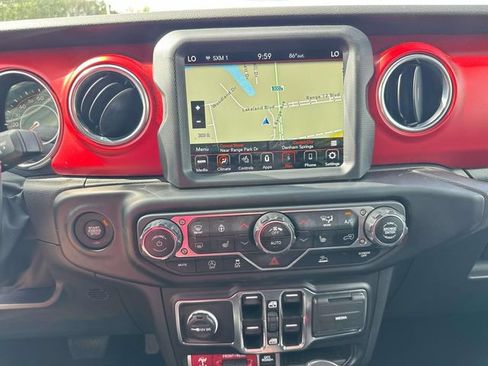Used 2023 Jeep Wrangler Unlimited Rubicon w/ Cold Weather Group AWD/4WD image 31