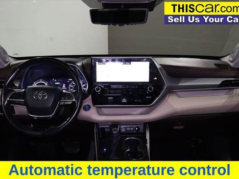 Used 2021 Toyota Highlander Platinum FWD image 17