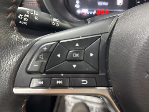 Used 2023 Nissan Kicks SR image 23