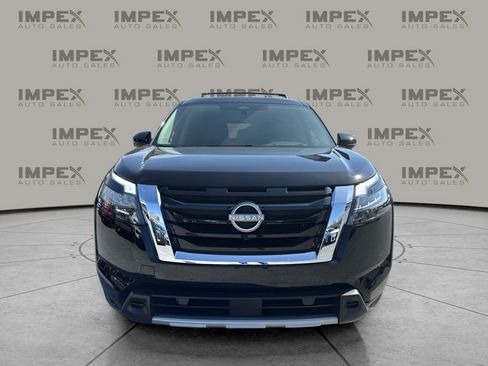 Used 2025 Nissan Pathfinder Platinum w/ Cargo Package image 8