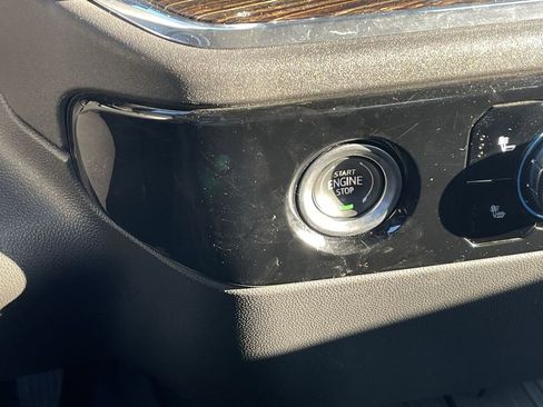 Used 2023 GMC Sierra 1500 SLE image 16