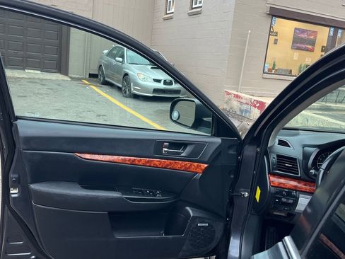 Used 2011 Subaru Outback 3.6R Limited w/ PWR Moonroof Pkg image 10